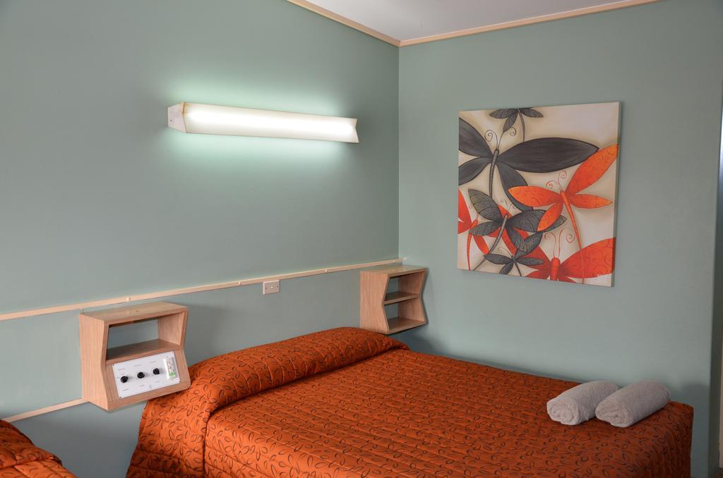 Warwick Motor Inn ภายนอก รูปภาพ